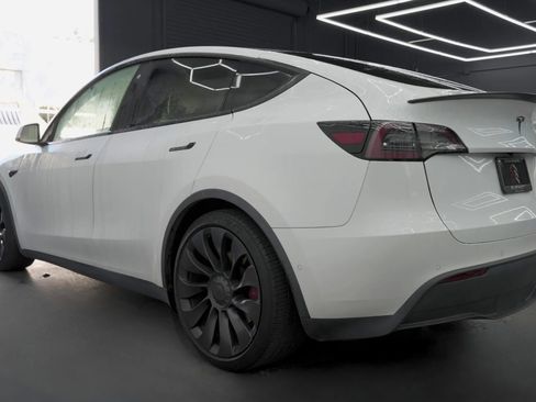 Used 2020 Tesla Model Y Long Range image 4