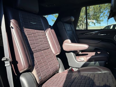 Used 2021 Cadillac Escalade Sport Platinum image 16