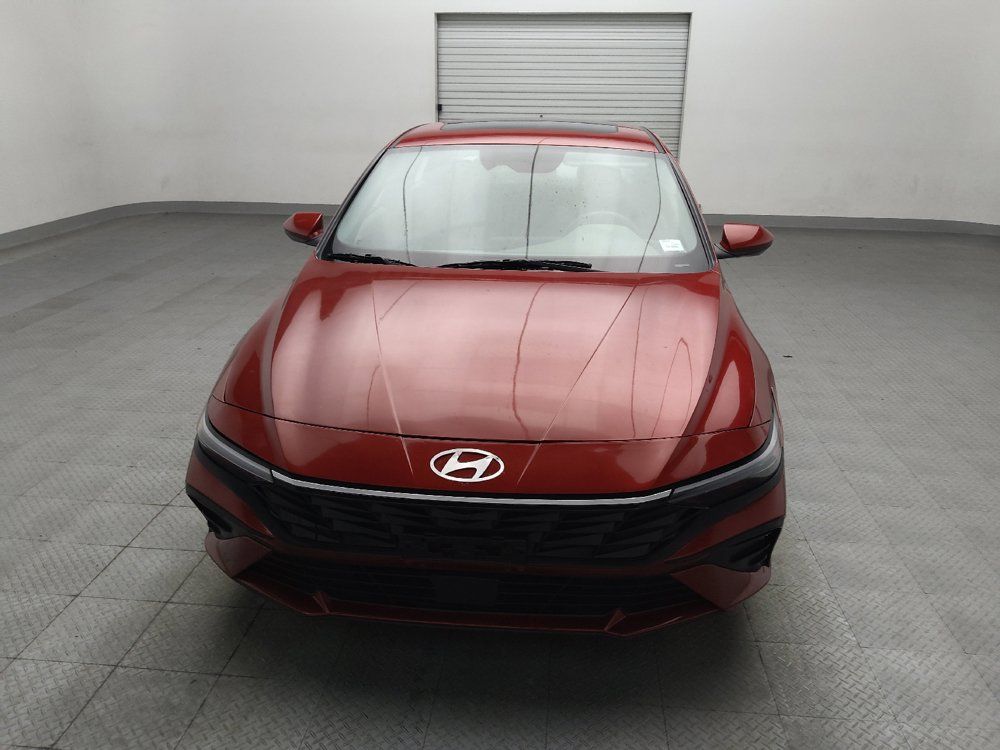 Used 2025 Hyundai Elantra SEL FWD image 15