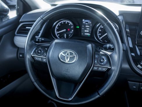 Used 2024 Toyota Camry SE image 16