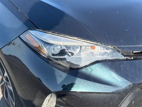 Used 2018 Toyota Corolla SE FWD image 12