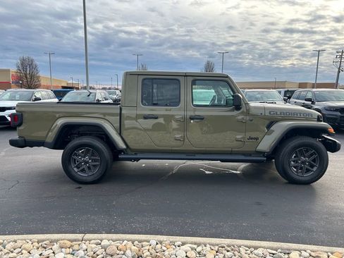 New 2026 Jeep Gladiator Sport image 8