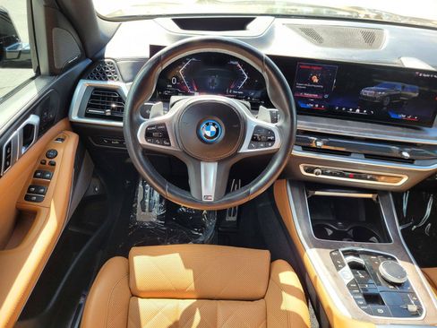 Used 2024 BMW X5 xDrive50e w/ M Sport Package AWD/4WD image 21