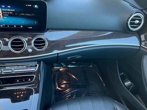 Used 2021 Mercedes-Benz E 350 Sedan image 31