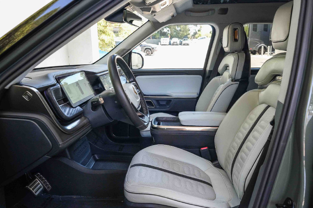 Used 2024 Rivian R1S Launch Edition Quad AWD/4WD image 17