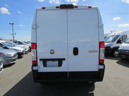 Used 2026 RAM ProMaster 2500 w/ Convenience Group FWD image 8