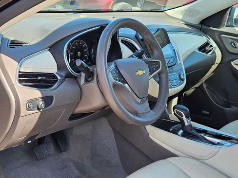 Used 2024 Chevrolet Malibu LT FWD image 2