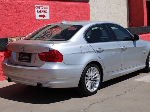 Used 2011 BMW 335i xDrive Sedan AWD/4WD image 8