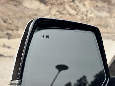 Used 2015 Cadillac Escalade Premium AWD/4WD image 14