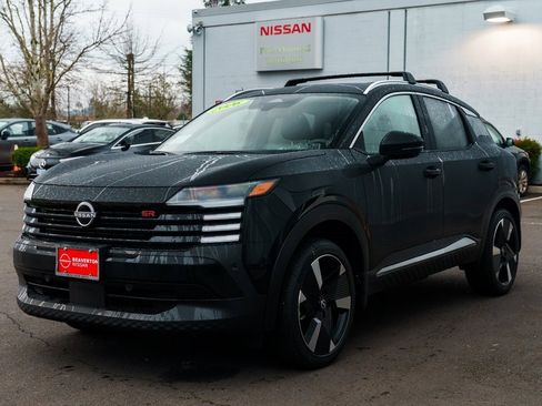 New 2026 Nissan Kicks SR image 3