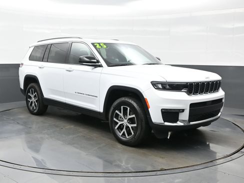 Used 2025 Jeep Grand Cherokee L Limited AWD/4WD image 8