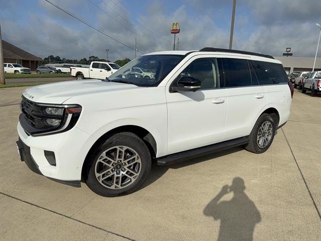 Used 2025 Ford Expedition Active AWD/4WD image 1