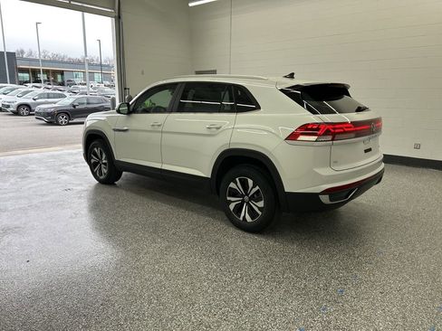 New 2026 Volkswagen Atlas Cross Sport SE AWD/4WD image 3