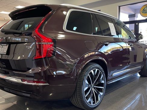 Used 2025 Volvo XC90 T8 Ultra w/ Lounge Package image 4