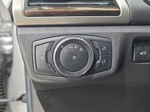 Used 2014 Ford Fusion SE w/ Equipment Group 202A image 25