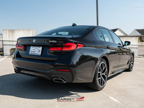 Used 2022 BMW 540i xDrive w/ M Sport Package image 3