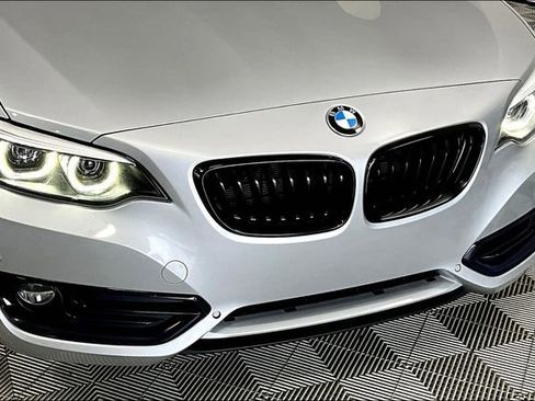 Used 2020 BMW 230i xDrive Convertible image 29