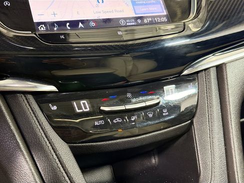 Used 2021 Cadillac XT6 Sport AWD/4WD image 17