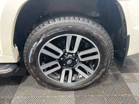Used 2021 Toyota 4Runner Limited AWD/4WD image 28