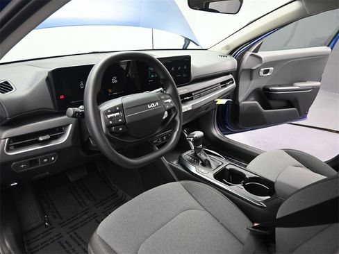 New 2025 Kia K4 LXS image 16
