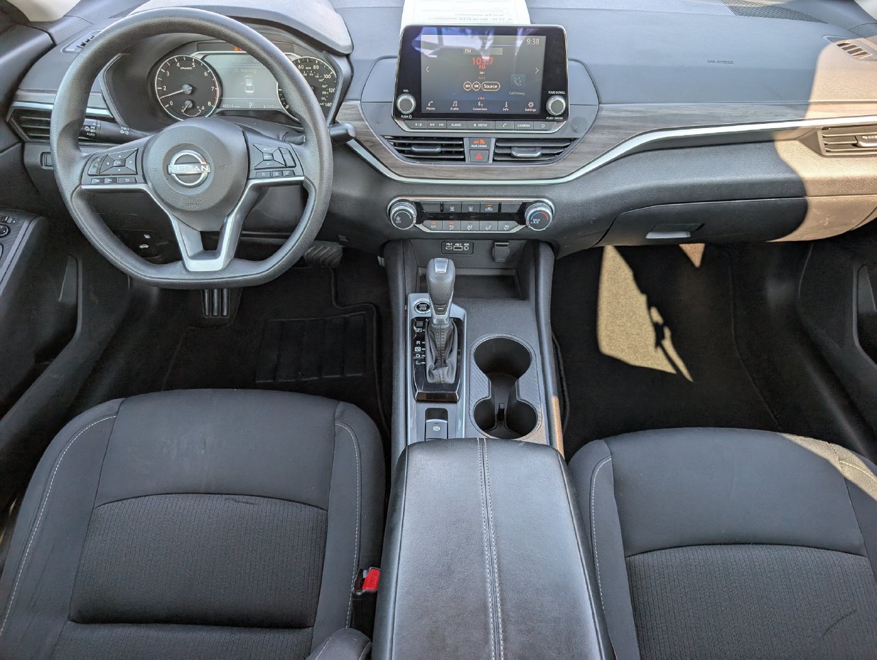 Used 2025 Nissan Altima 2.5 SV AWD/4WD image 9