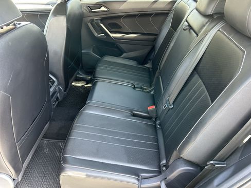 Used 2024 Volkswagen Tiguan SE FWD image 16