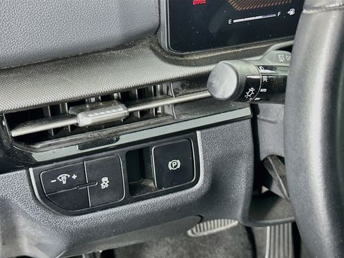 Used 2026 Kia Sportage LX FWD image 16