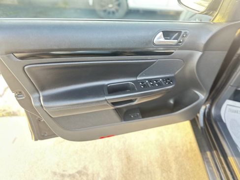 Used 2014 Volkswagen Jetta SE image 16