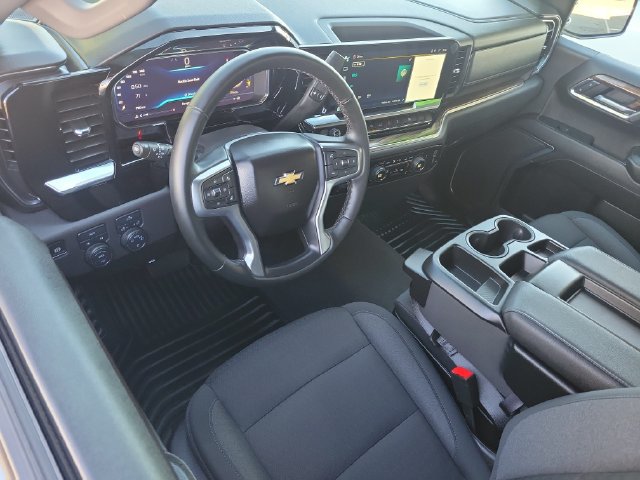 Used 2025 Chevrolet Silverado 1500 LT AWD/4WD image 6