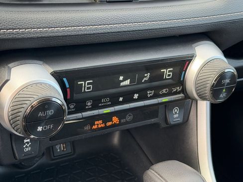 Used 2023 Toyota RAV4 XLE FWD image 20