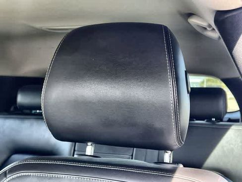 Used 2018 INFINITI QX30 Luxury w/ Cargo Package image 25