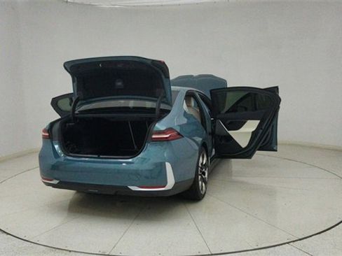 Used 2026 BMW 540i xDrive image 79