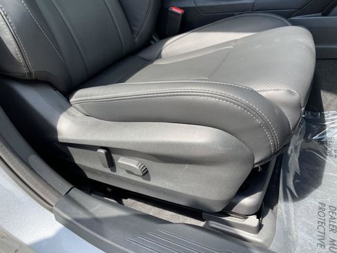 Used 2024 Subaru Outback Touring AWD/4WD image 3