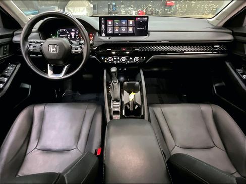 Used 2024 Honda Accord Touring image 18