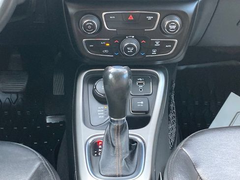 Used 2021 Jeep Compass Latitude AWD/4WD image 12