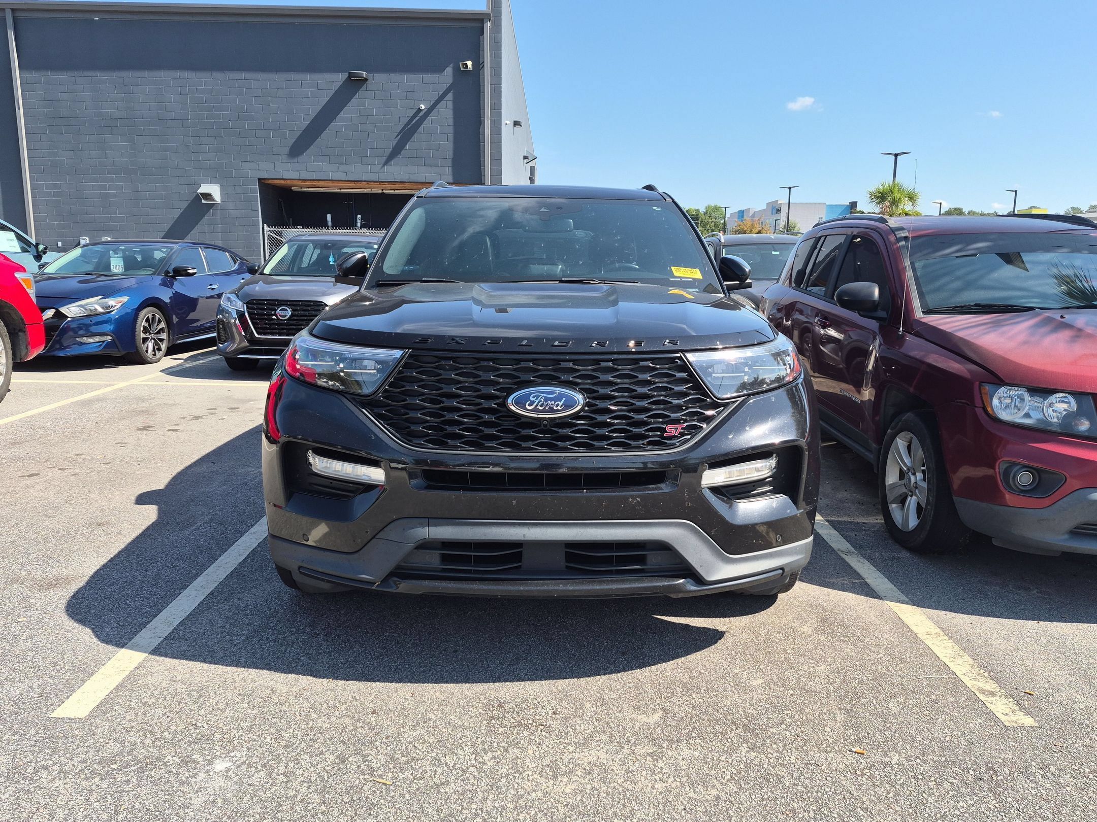 Used 2021 Ford Explorer ST w/ Equipment Group 401A AWD/4WD image 2