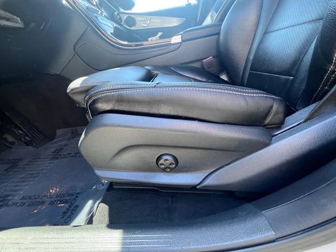 Used 2019 Mercedes-Benz GLC 300 image 11