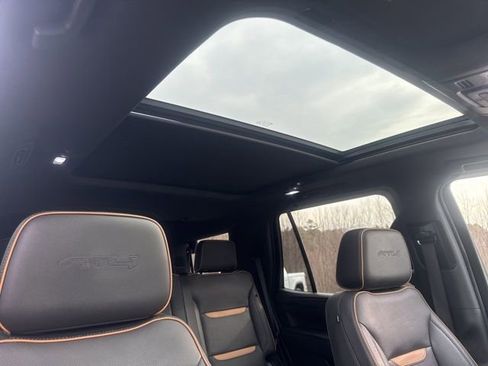 Used 2022 GMC Yukon AT4 image 44