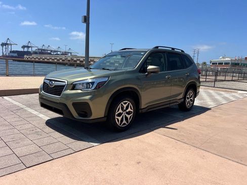 Used 2020 Subaru Forester Premium AWD/4WD image 1