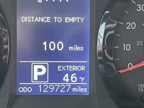 Used 2015 Toyota Sienna L image 46