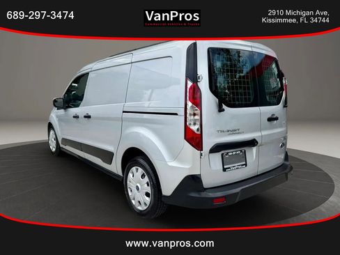Used 2023 Ford Transit Connect XLT image 3