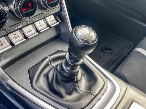 Used 2024 Toyota GR86 Premium image 18