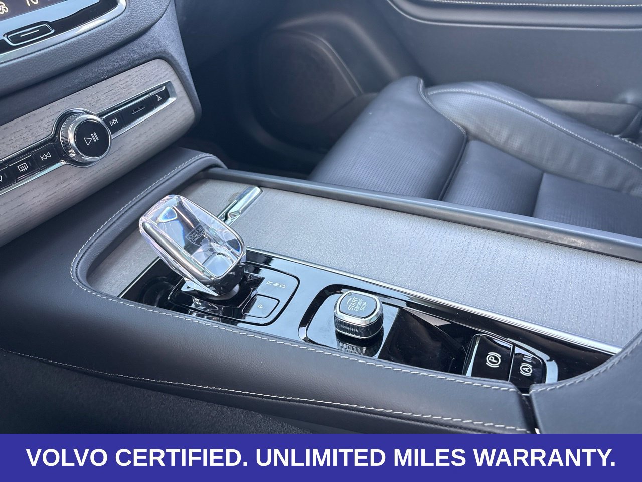 Certified 2025 Volvo XC90 B6 Ultra w/ Lounge Package AWD/4WD image 23