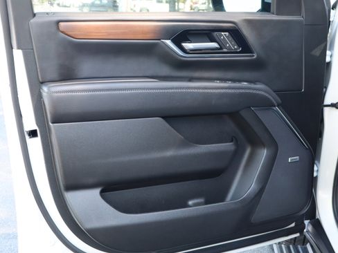 Used 2025 GMC Yukon Denali w/ Denali Reserve Package image 20