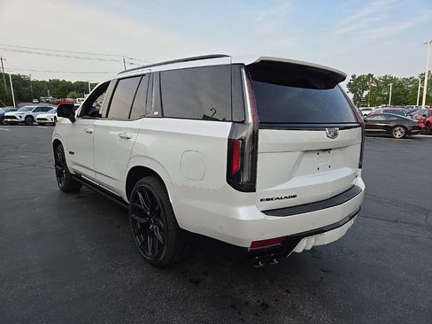 New 2024 Cadillac Escalade V w/ LPO, ONYX Package AWD/4WD image 4