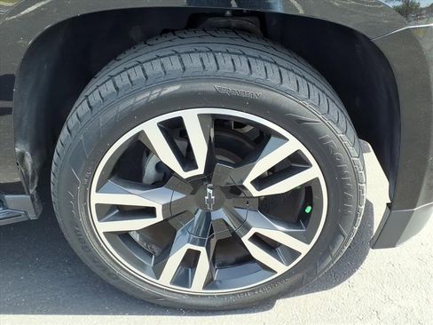 Used 2019 Chevrolet Suburban Premier w/ RST 6.2L Performance Edition image 8