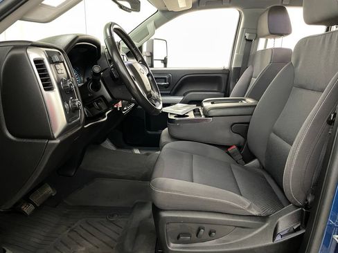 Used 2019 Chevrolet Silverado 2500 LT w/ LT Convenience Package AWD/4WD image 6