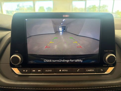 Used 2023 Nissan Rogue SV FWD image 21