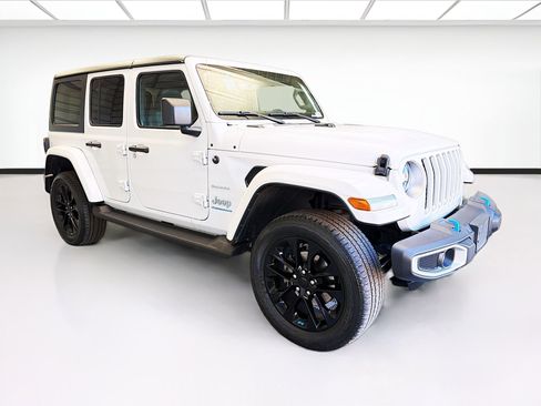 Used 2023 Jeep Wrangler Unlimited Sahara image 3