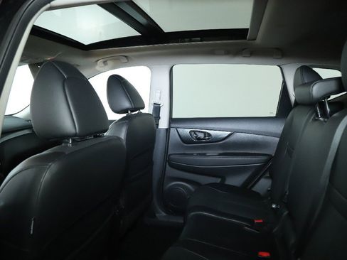 Used 2016 Nissan Rogue SL w/ SL Premium Package image 15